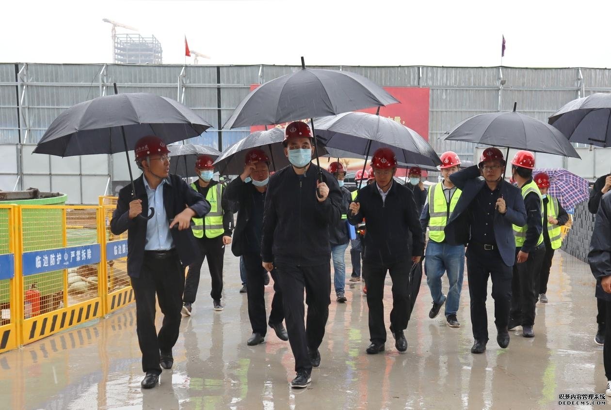 山西建投集團(tuán)領(lǐng)導(dǎo)深入項(xiàng)目開(kāi)展安全生產(chǎn)帶班檢查