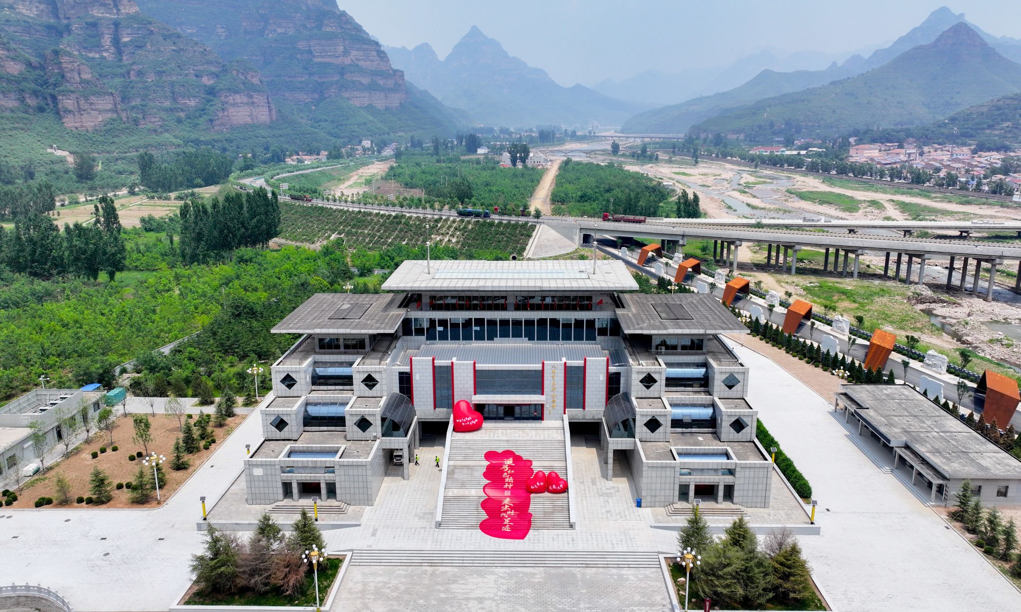 山西建投八建集團(tuán)承建的左權(quán)縣紅色文化旅游保護(hù)PPP項(xiàng)目——麻田八路軍總部片區(qū)提升改造項(xiàng)目全面進(jìn)入試運(yùn)營(yíng)