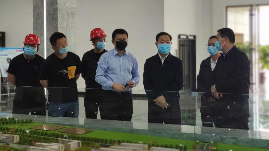 晉中市市長(zhǎng)在山西建投總承包部承建的山西職教港項(xiàng)目調(diào)研指導(dǎo)