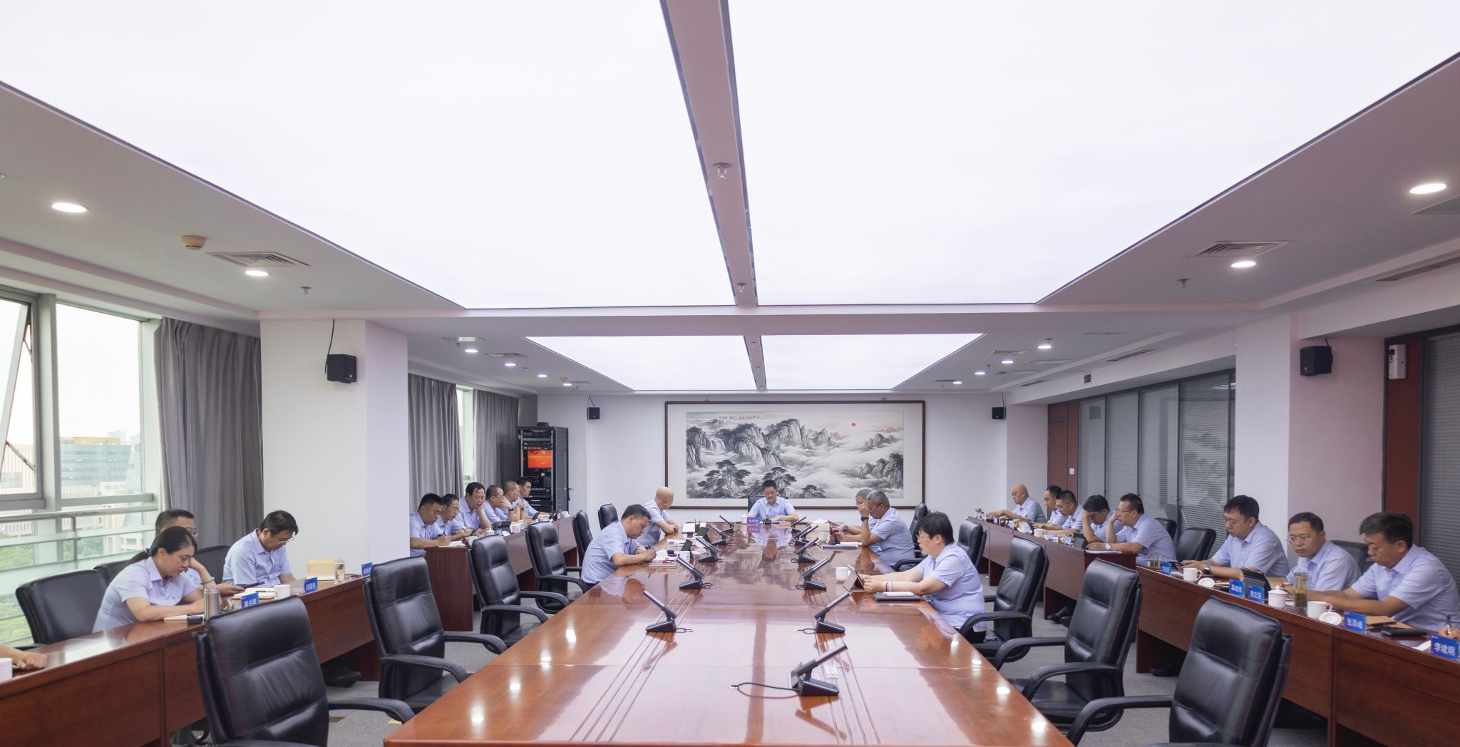 山西建投集團(tuán)召開黨委理論學(xué)習(xí)中心組（擴(kuò)大）學(xué)習(xí)會 傳達(dá)學(xué)習(xí)貫徹中共山西省委十二屆八次全體會議精神