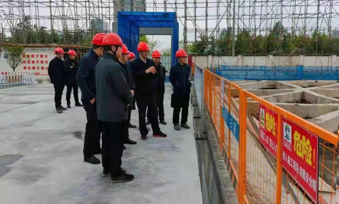 連云港市國資委領(lǐng)導(dǎo)在山西建投三建集團連云港裕源新村棚戶區(qū)改造項目調(diào)研