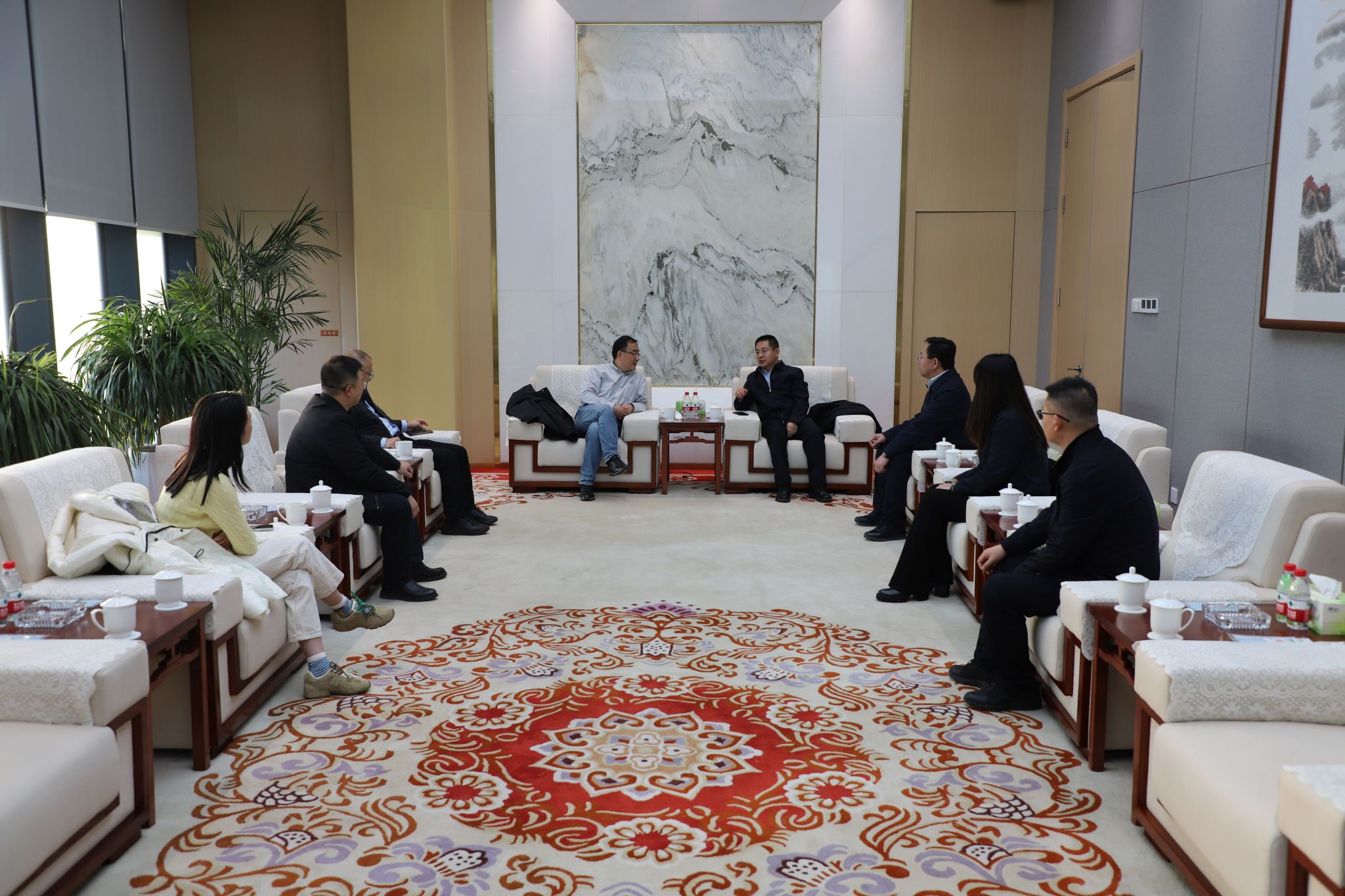 山西建投園區(qū)建發(fā)集團(tuán)與北京聯(lián)東集團(tuán)舉行工作會談