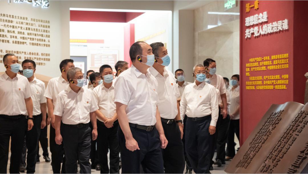 山西建投黨員干部參觀“牢記初心使命”黨風(fēng)廉政教育大型主題展