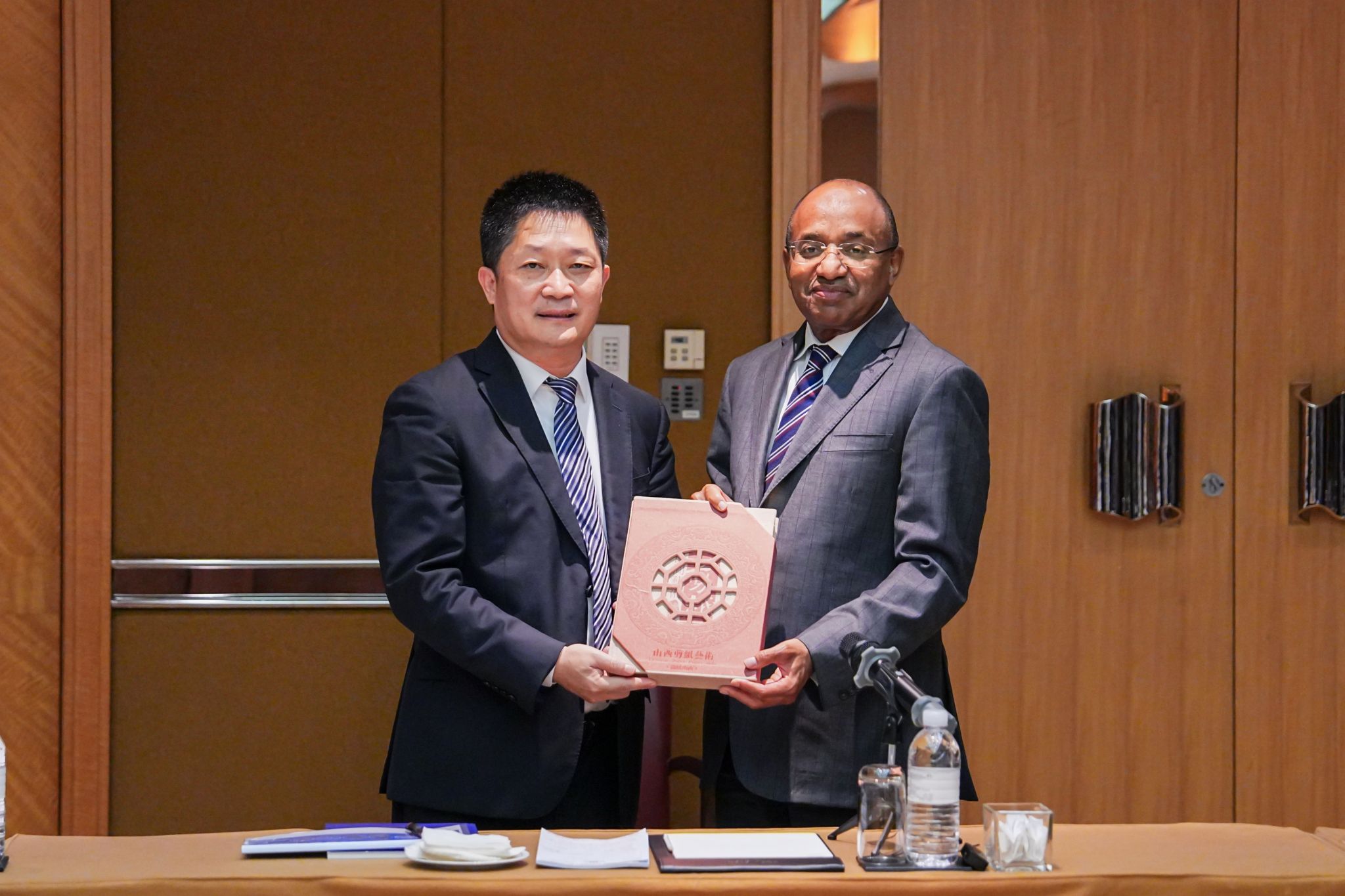 山西建投集團領(lǐng)導(dǎo)拜會坦桑尼亞桑給巴爾總統(tǒng)姆維尼