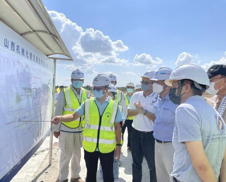 柬埔寨暹粒吳哥國際機(jī)場建設(shè)委員會(huì)主席率團(tuán)調(diào)研山西建投機(jī)械化集團(tuán)承建的吳哥國際機(jī)場項(xiàng)目