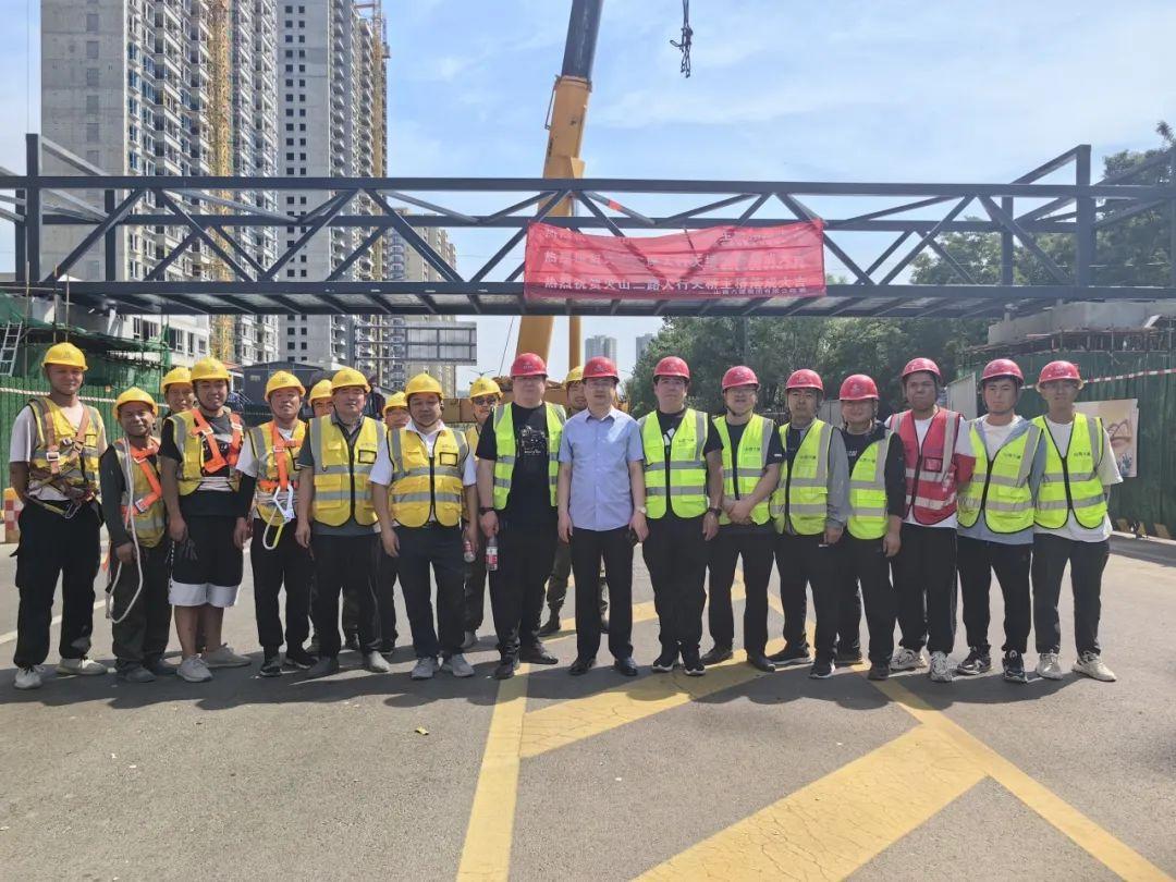 山西建投六建集團(tuán)承建的古交市新建三座人行天橋建設(shè)項(xiàng)目順利完工