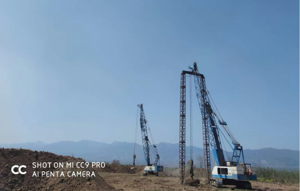 山西省芮城縣縣長帶隊到山西建投機械化集團承建的芮城機場項目調(diào)研