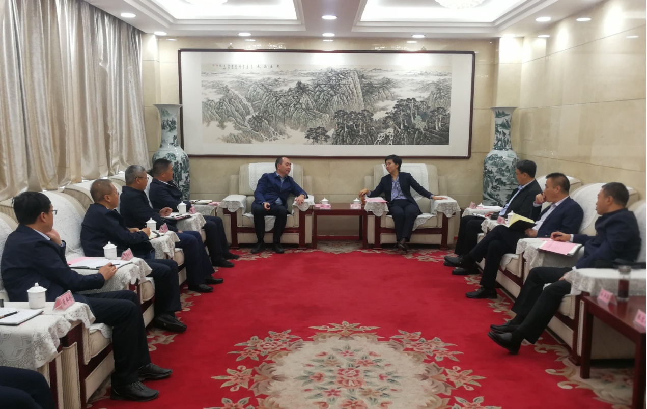 孫波與陽(yáng)泉市長(zhǎng)雷健坤會(huì)談