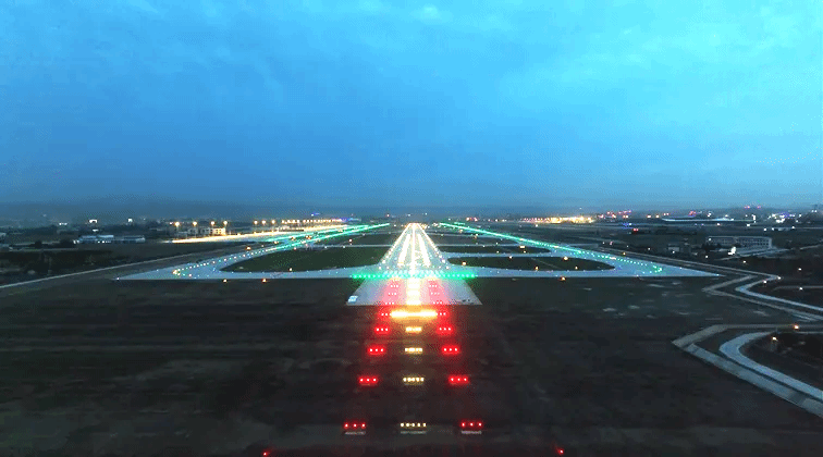 太原武宿國(guó)際機(jī)場(chǎng)三期改擴(kuò)建工程新建二跑道通過(guò)竣工驗(yàn)收