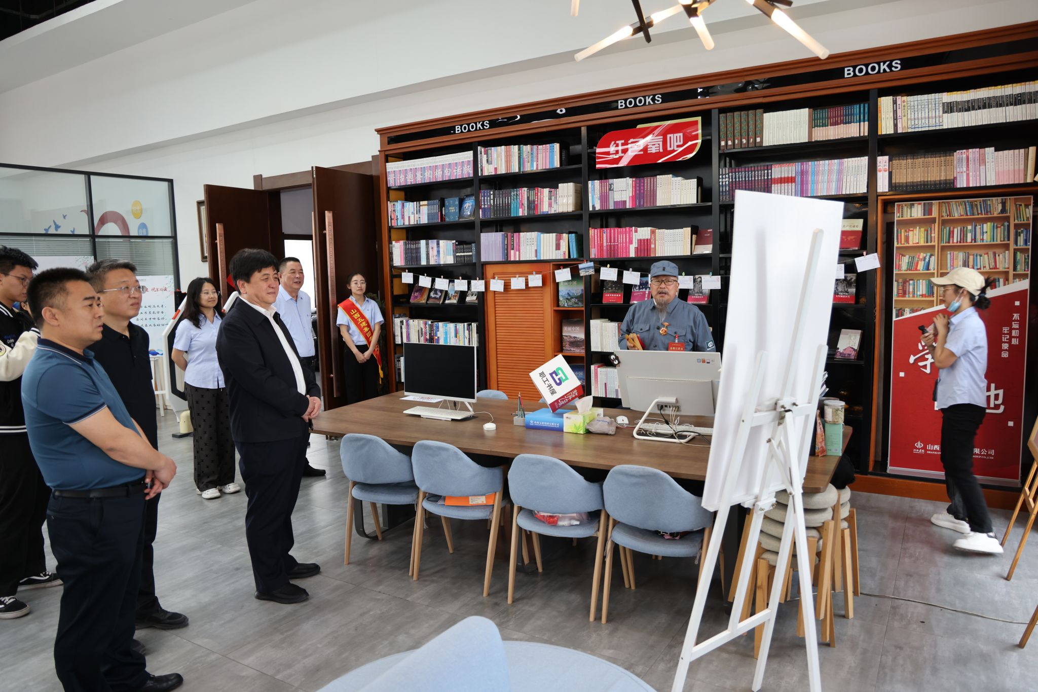 山西省工會(huì)職工書屋建設(shè)現(xiàn)場(chǎng)推進(jìn)會(huì)走進(jìn)山西建投五建集團(tuán)