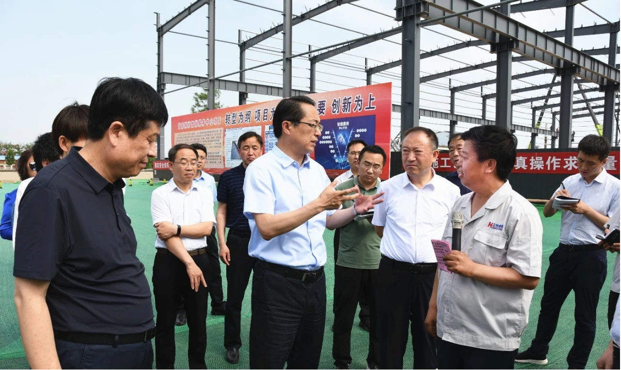 臨汾市委副書記、市長一行到山西建投四建晉南鋼材智能服務(wù)中心項(xiàng)目觀摩