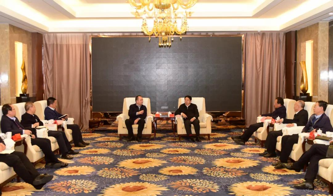 省委常委、大同市委書記張吉福與孫波一行舉行工作會談