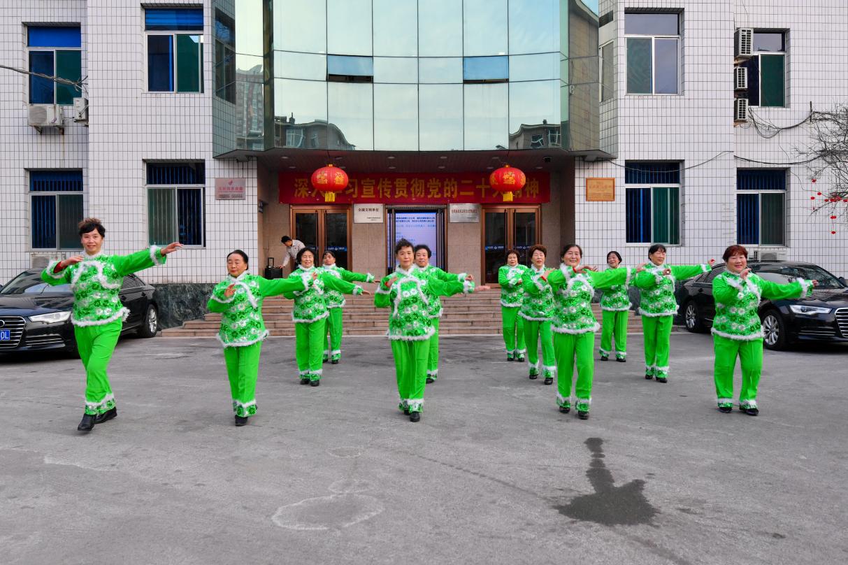 山西建投四建集團(tuán)滿堂紅舞蹈隊(duì)新春送祝福