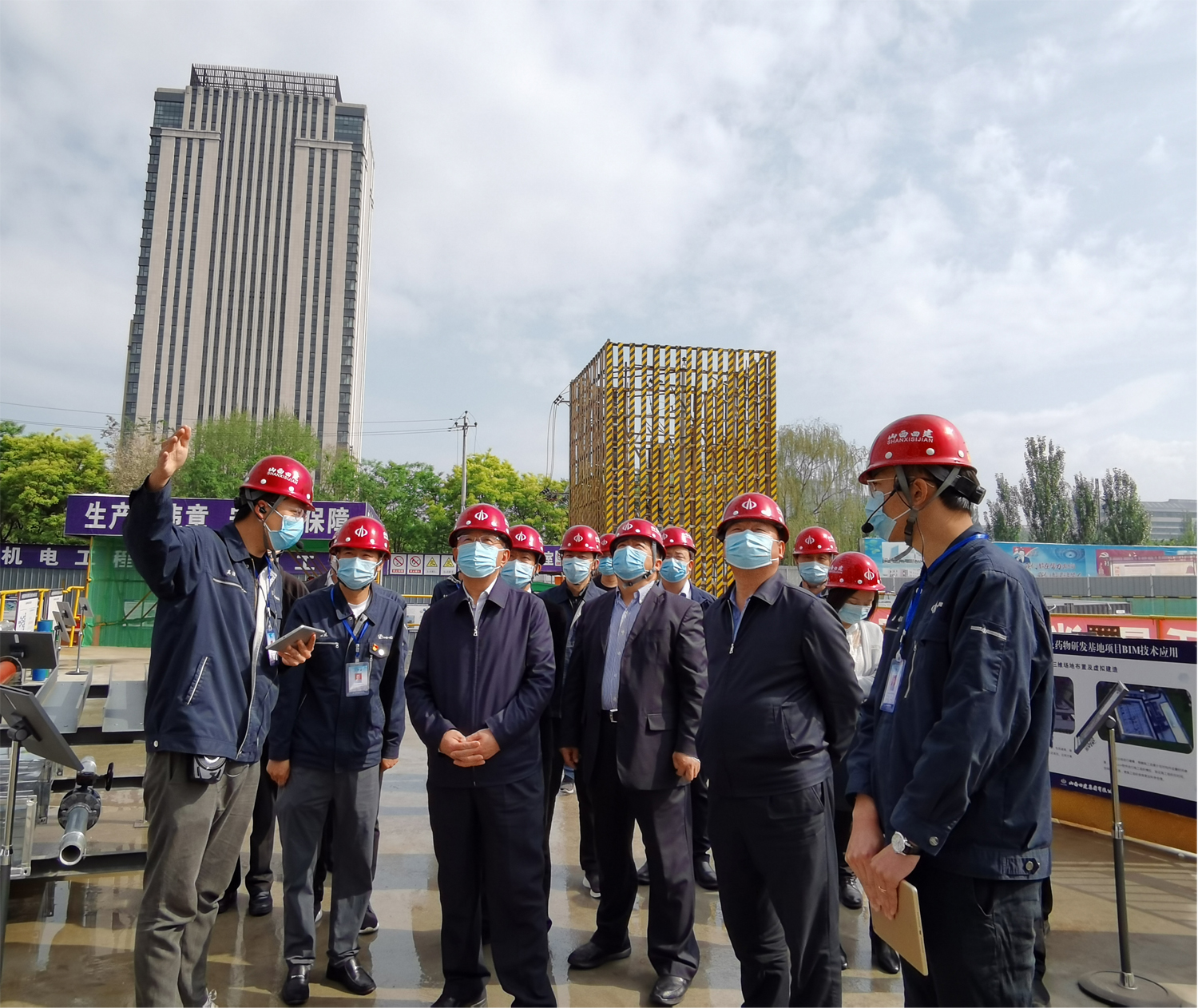 山西省委開發(fā)區(qū)常態(tài)化督導(dǎo)組在山西建投四建集團承建的山西基因診斷及藥物研發(fā)基地項目調(diào)研