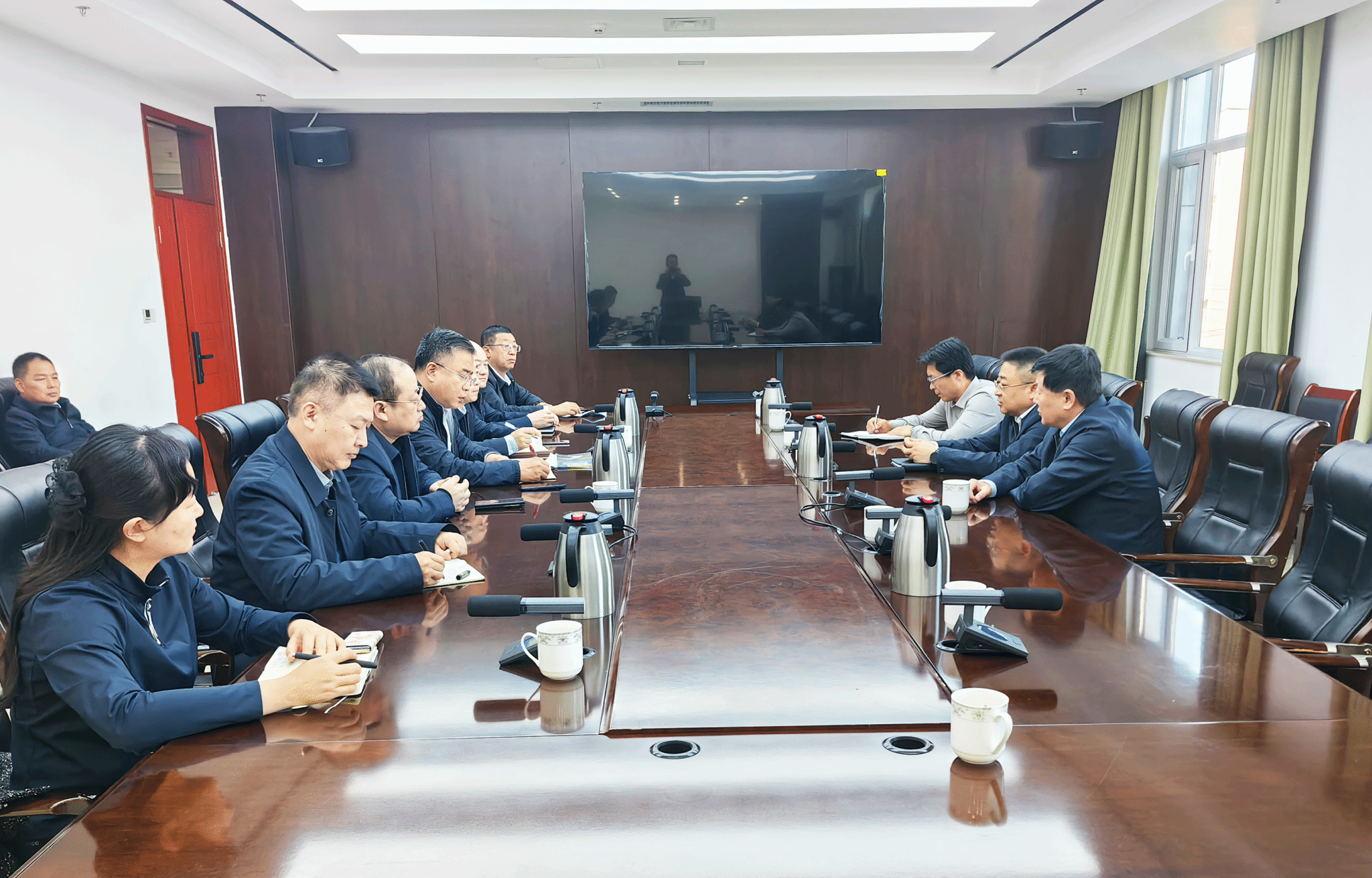 山西建投領(lǐng)導(dǎo)在新疆開展商務(wù)洽談活動(dòng)