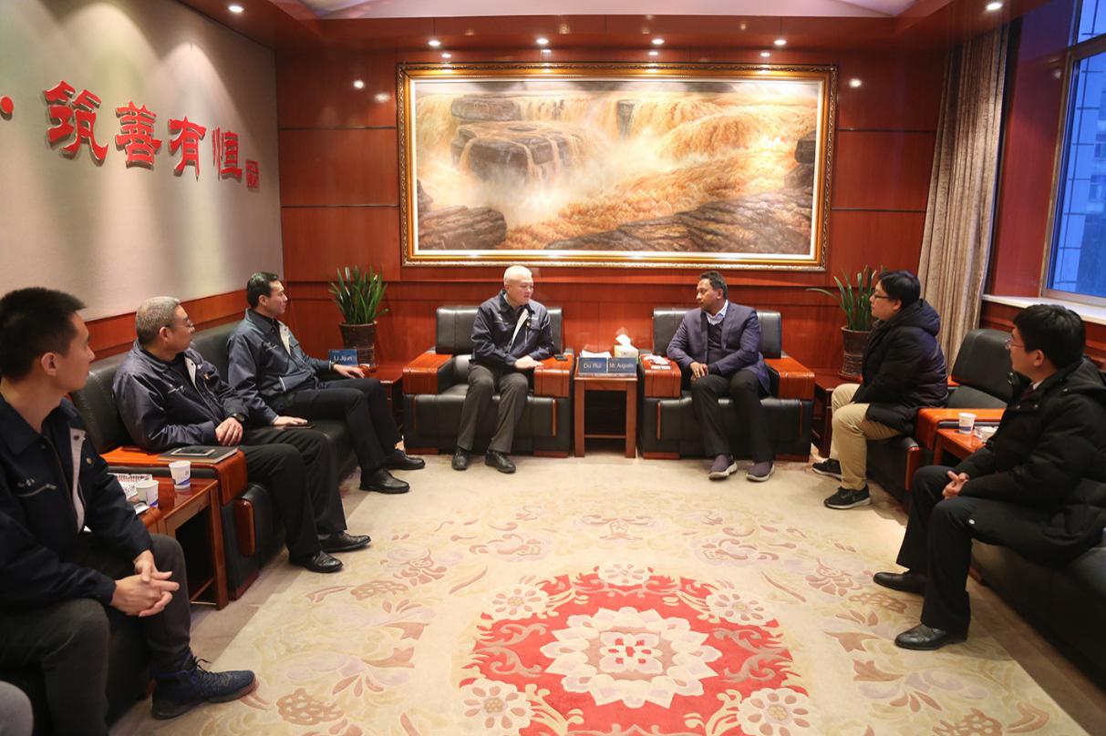 馬達加斯加總統(tǒng)項目總局局長到山西建投四建集團參觀考察