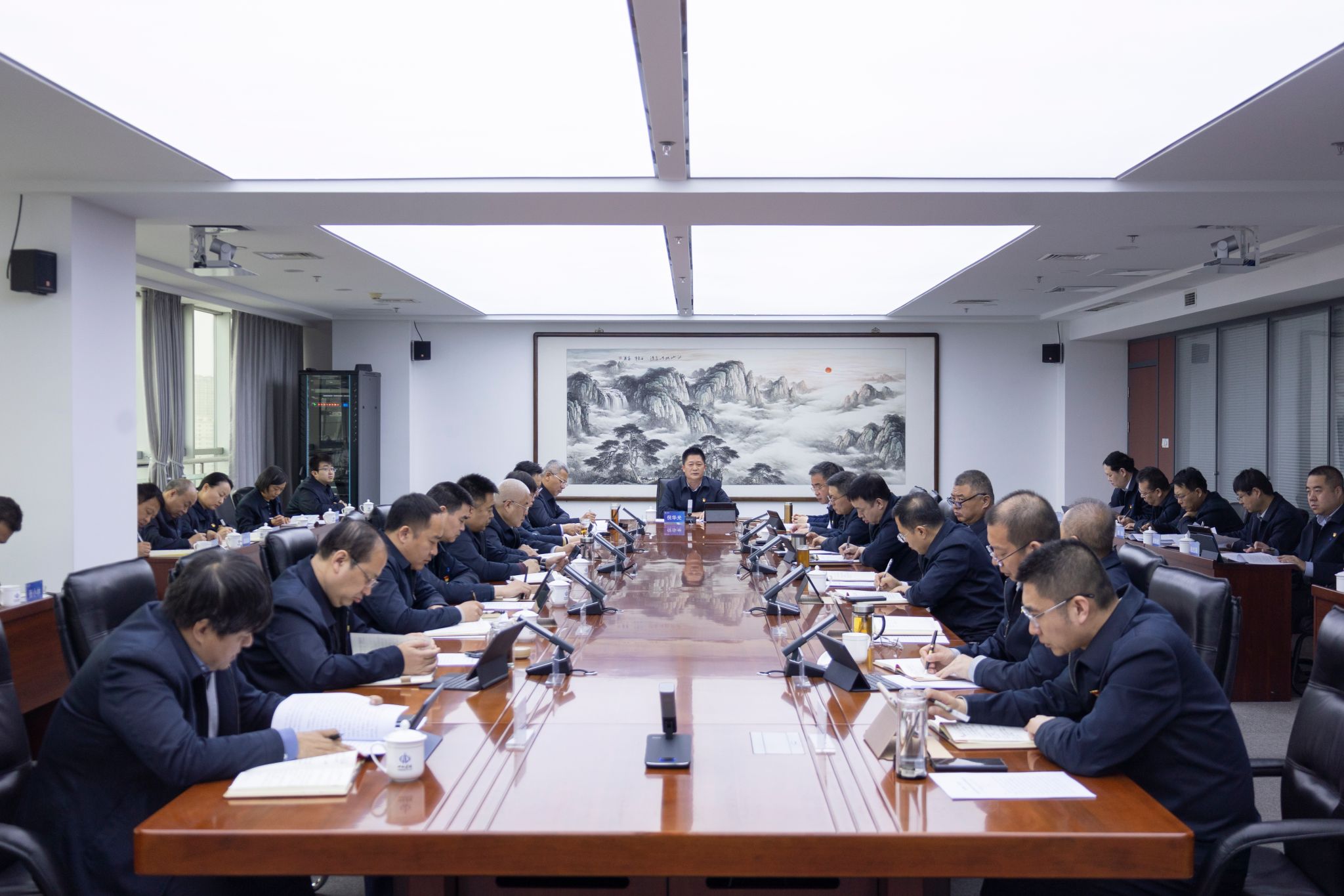 山西建投集團(tuán)召開黨委理論學(xué)習(xí)中心組（擴(kuò)大）學(xué)習(xí)會(huì)