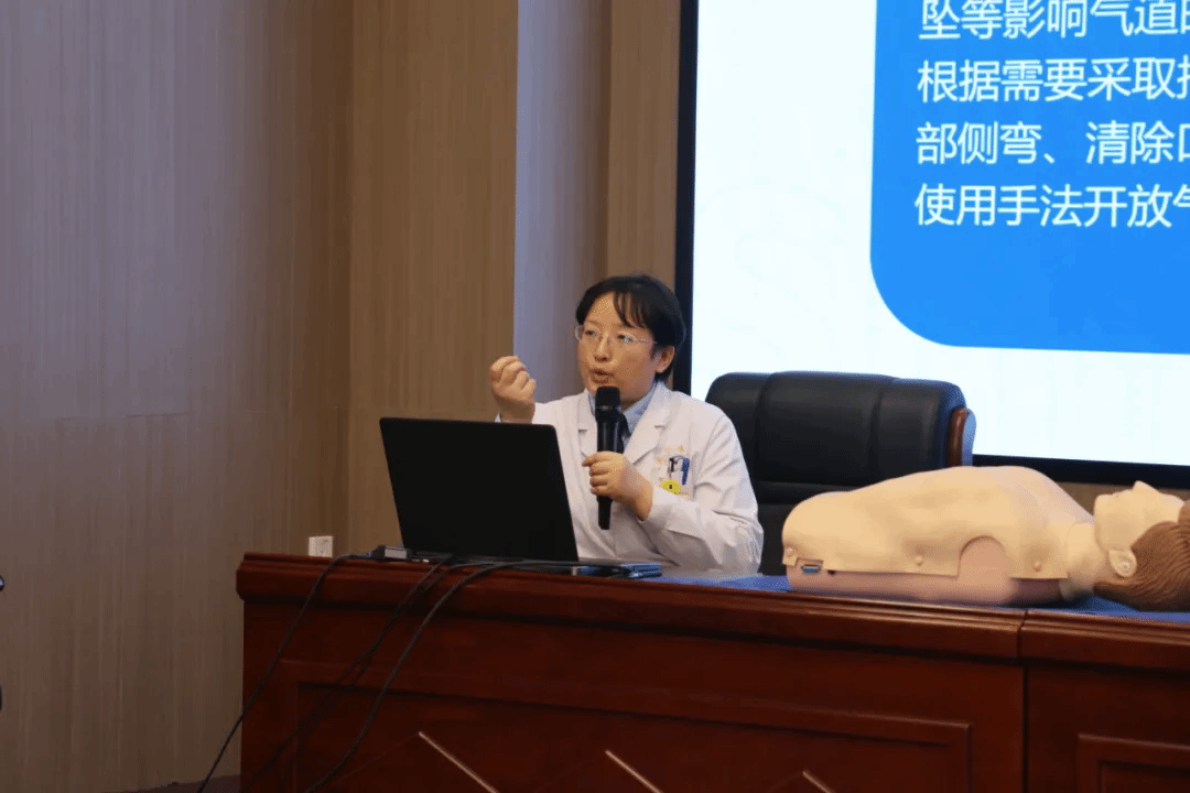 山西建投國際建設(shè)集團(tuán)舉辦“健康相伴 發(fā)展同行”主題知識講座