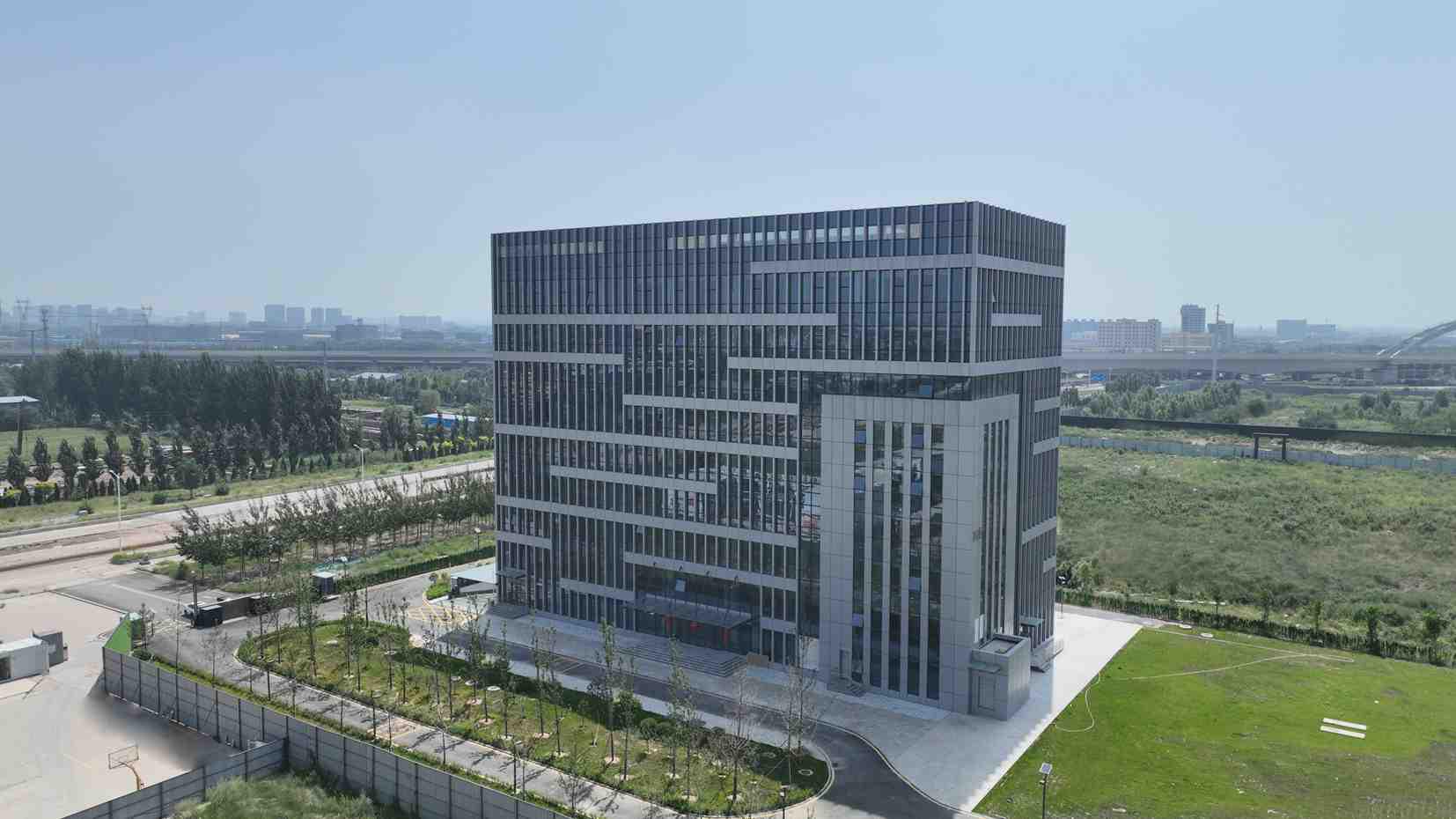 山西建投三建集團承建的國網(wǎng)山西電科院山西綜改示范區(qū)二期工程優(yōu)質(zhì)高效履約